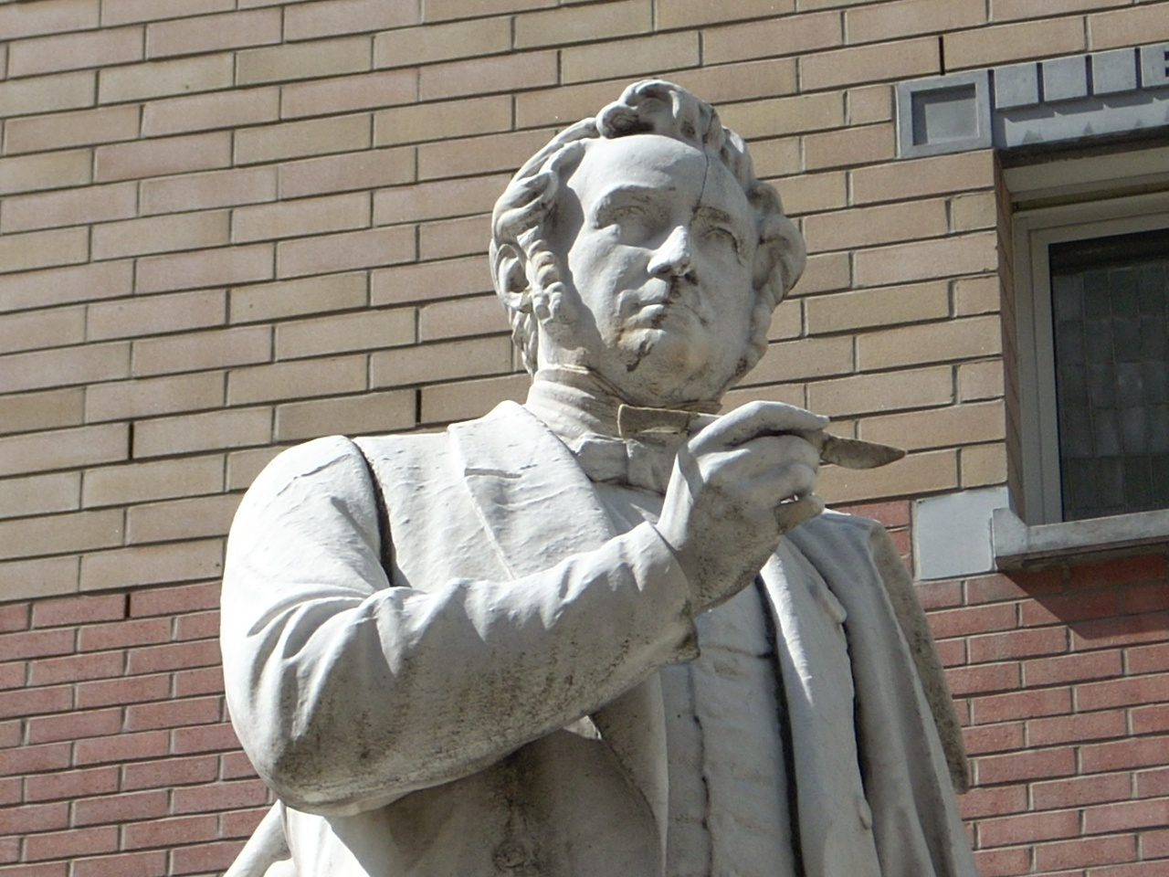 Louis Joseph Seutin's monument, Saint-Pierre Hospital, Bruxelles - 02 - Copia.JPG